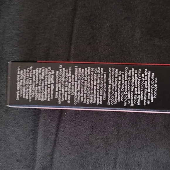 Glitter Flip lipstick - Picture 3 of 5